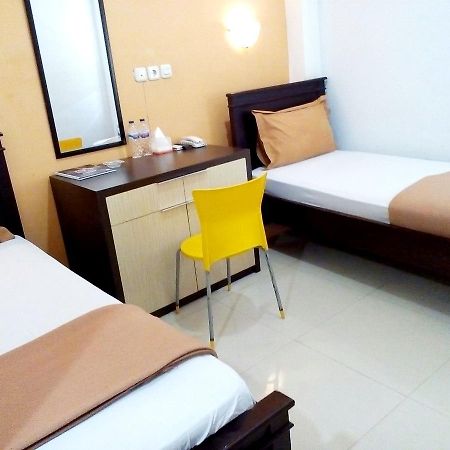 Hotel Elresas Lamongan Экстерьер фото