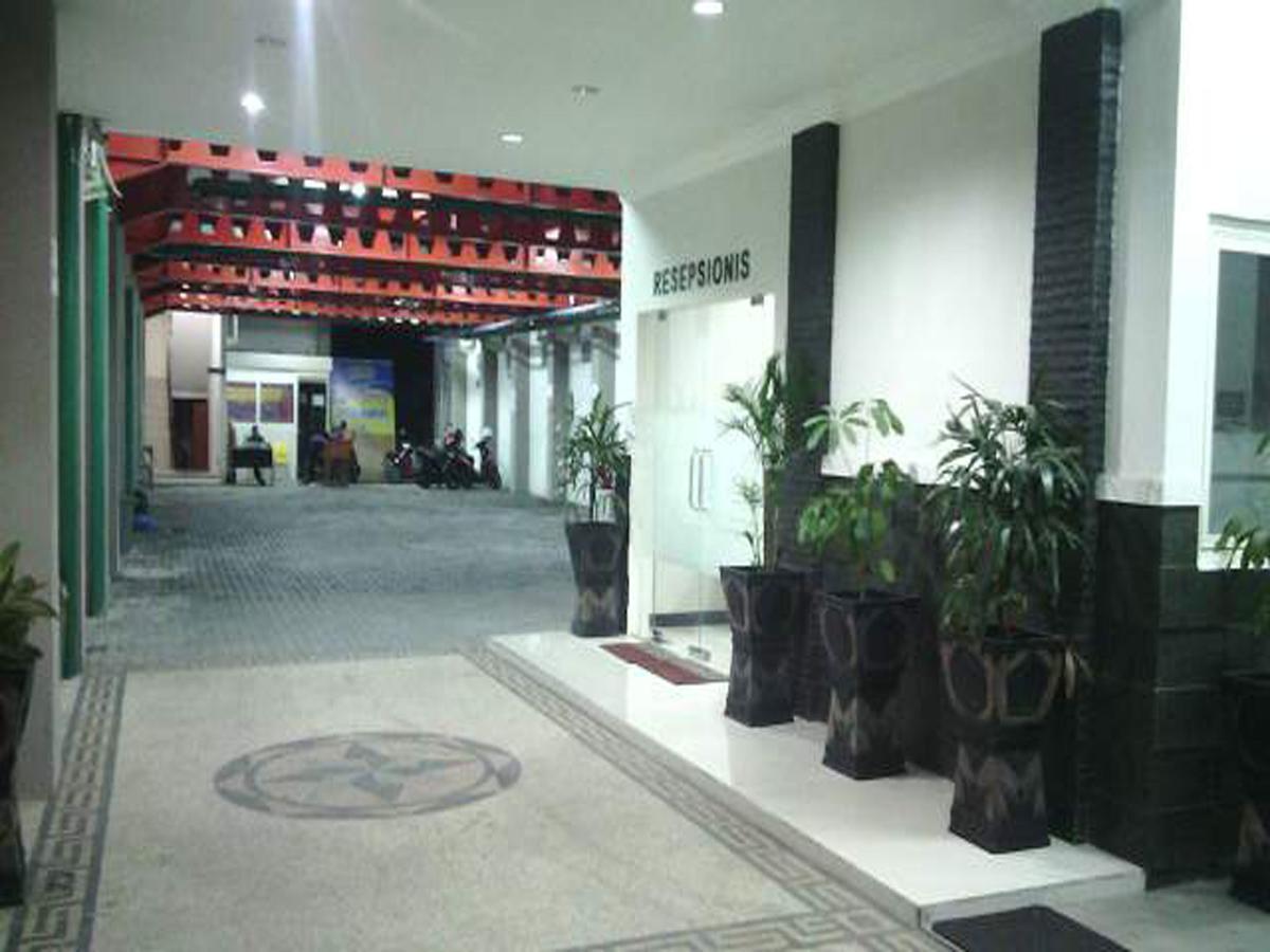 Hotel Elresas Lamongan Экстерьер фото
