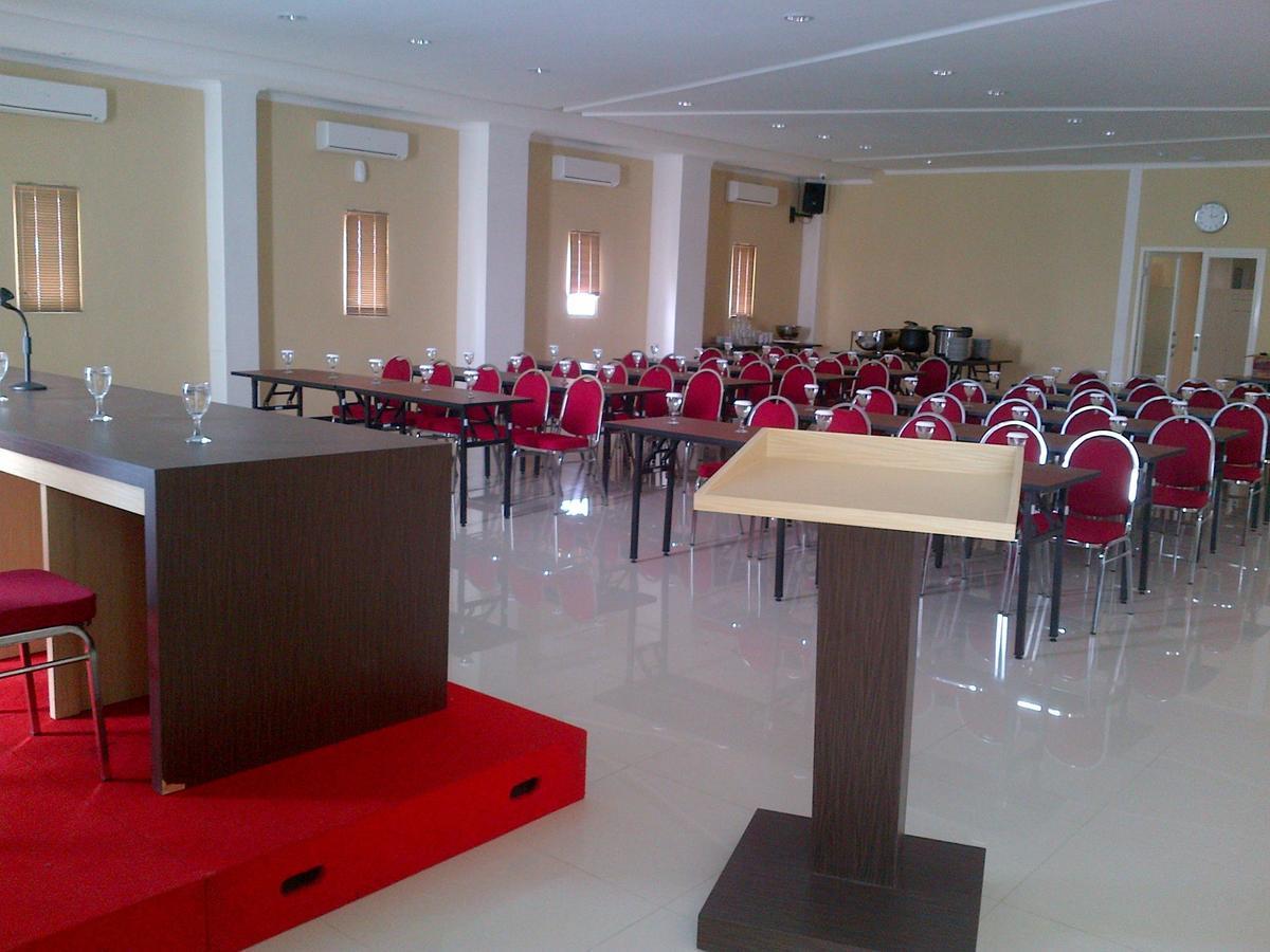 Hotel Elresas Lamongan Экстерьер фото