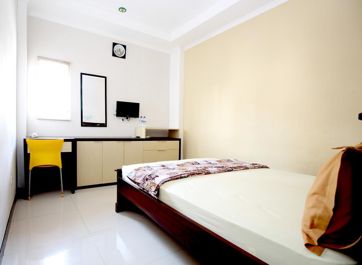 Hotel Elresas Lamongan Экстерьер фото